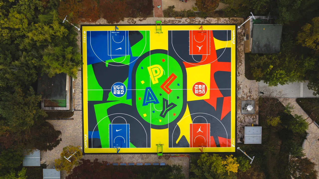 The Modoo Gangnam court seen from above, cropped to the centre of the court.