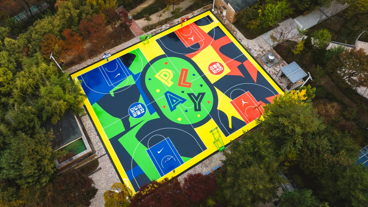 The Modoo Gangnam court seen at an angle from above.